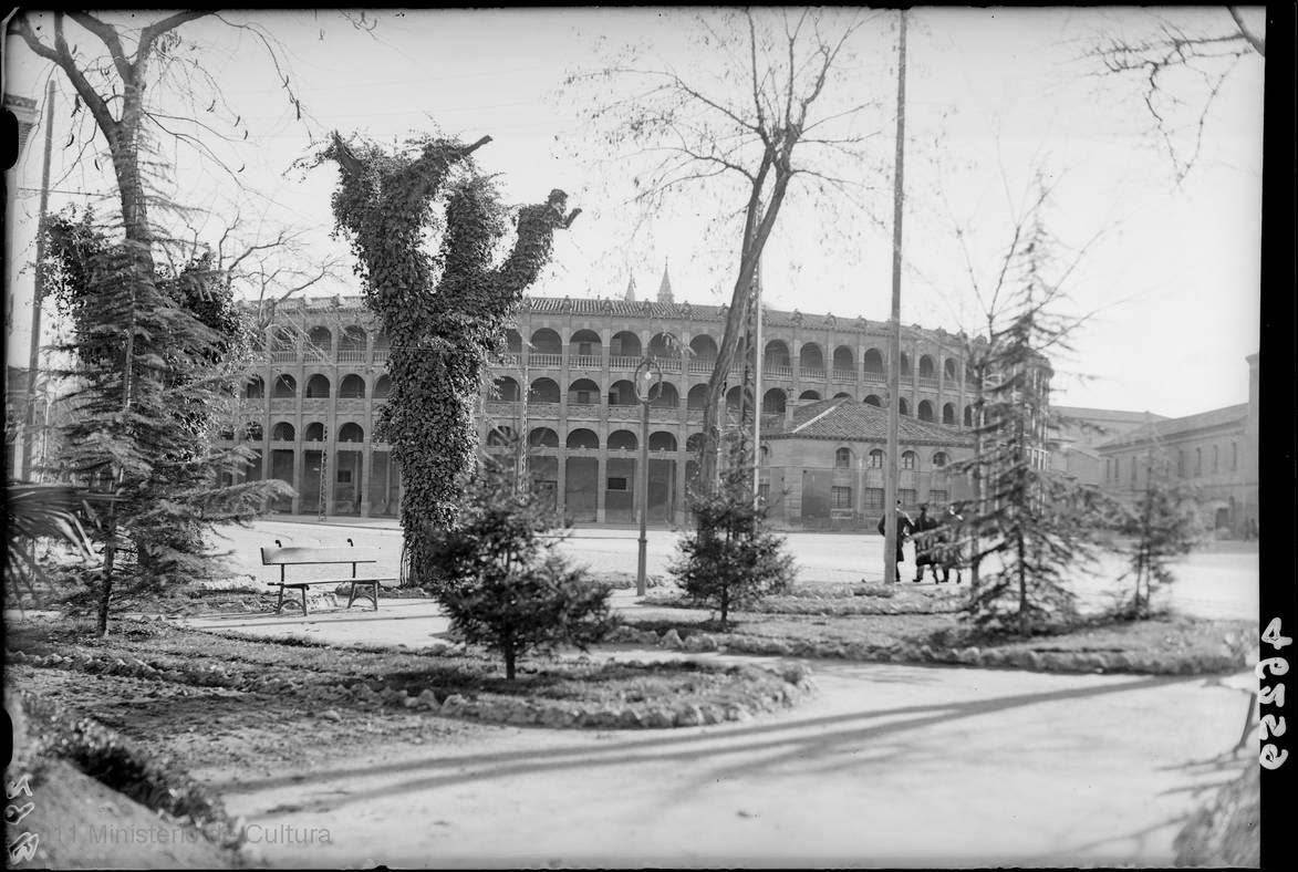 La plaza de toros Zaragoza hace unos años el Toro de la Jota